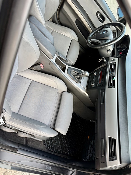 BMW 318i 15 of 21