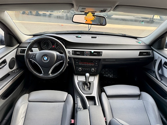 BMW 318i 11 of 21