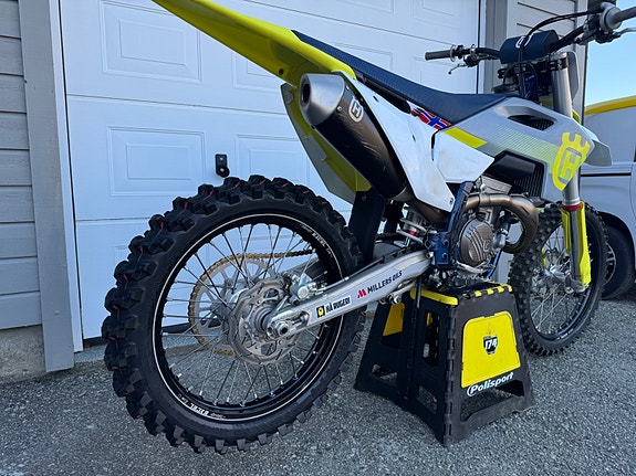 Husqvarna FC350 2 of 5