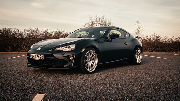 Toyota GT86 2 of 5