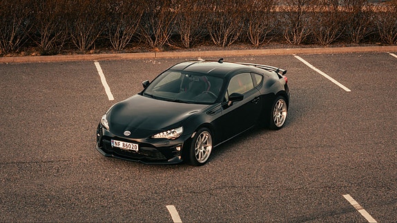 Toyota GT86 3 of 5