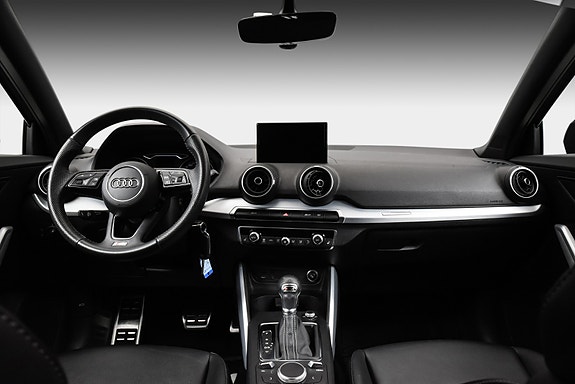 Audi Q2 2 of 20
