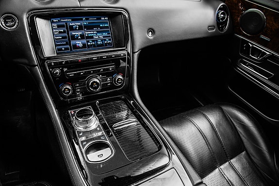 Jaguar XJ 20 of 30