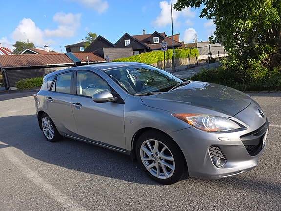 Mazda 3 2 of 5