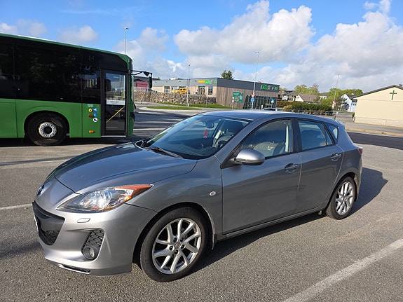Mazda 3 3 of 5
