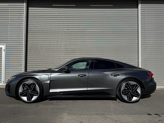 Audi e-tron GT 8 of 30
