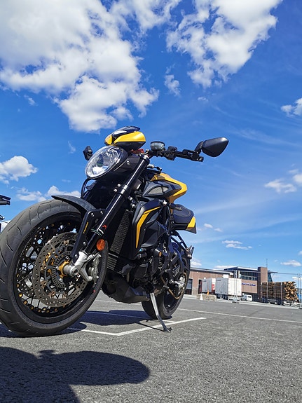 MV Agusta Brutale 800 Dragster 3 of 17