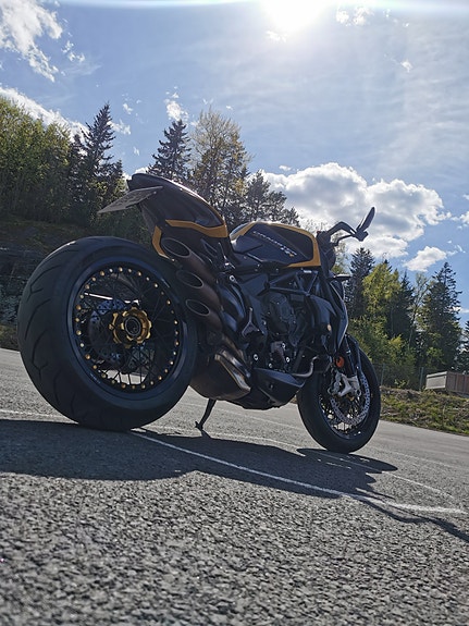 MV Agusta Brutale 800 Dragster 9 of 17