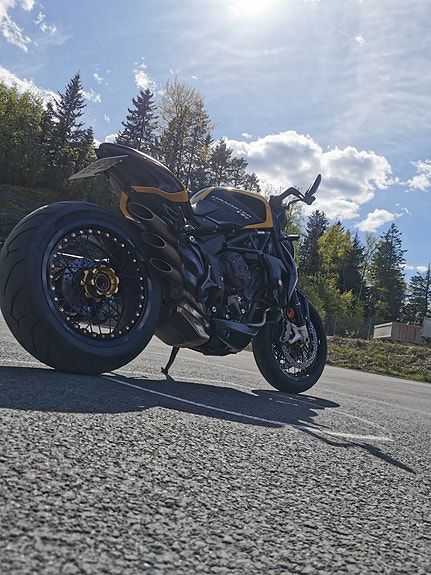 MV Agusta Brutale 800 Dragster 10 of 17