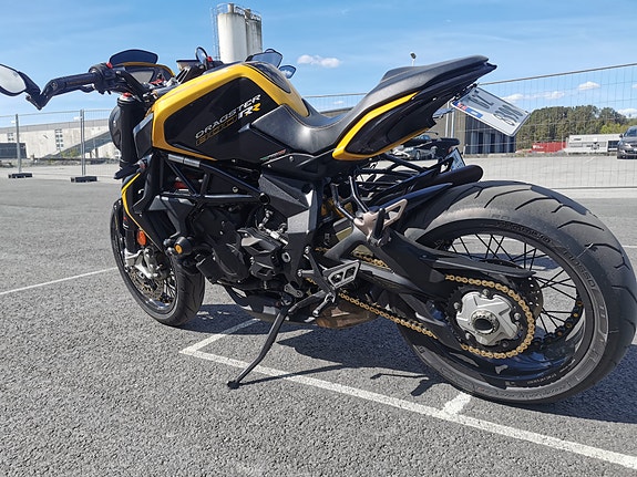 MV Agusta Brutale 800 Dragster 12 of 17