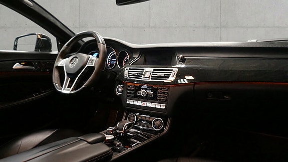 Mercedes-Benz CLS63 19 of 30