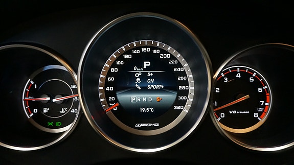 Mercedes-Benz CLS63 16 of 30