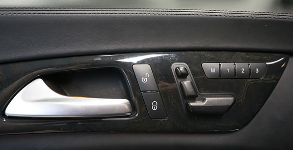 Mercedes-Benz CLS63 10 of 30