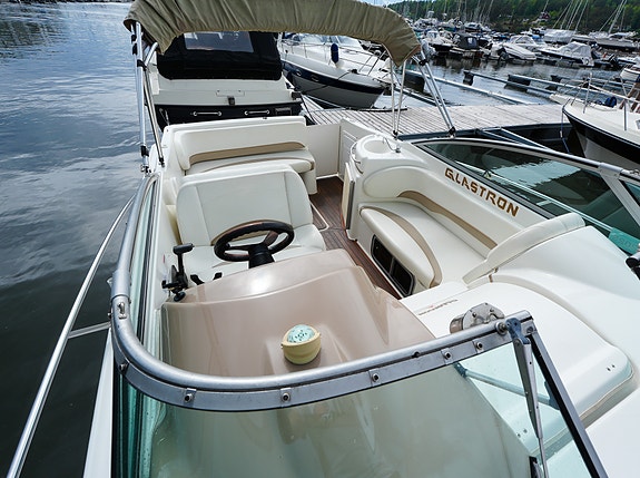 NY PRIS! Velholdt Glastron GS 279 med Volvo Penta 350 hk V8. Motorblokk fra 2017 17 of 30
