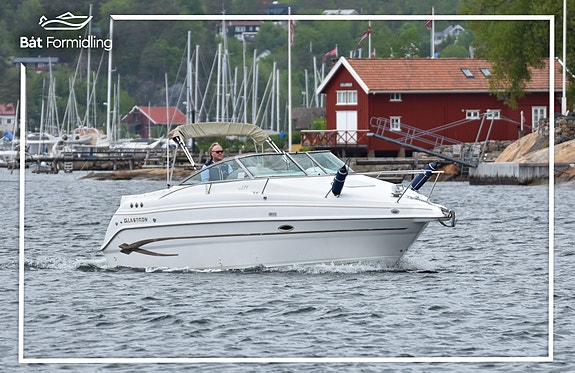 NY PRIS! Velholdt Glastron GS 279 med Volvo Penta 350 hk V8. Motorblokk fra 2017