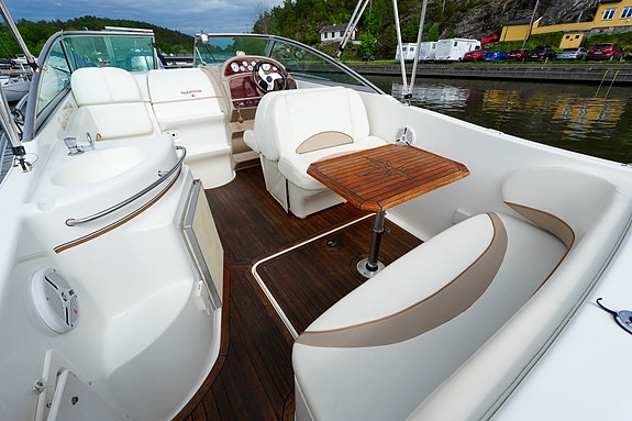 NY PRIS! Velholdt Glastron GS 279 med Volvo Penta 350 hk V8. Motorblokk fra 2017 14 of 30