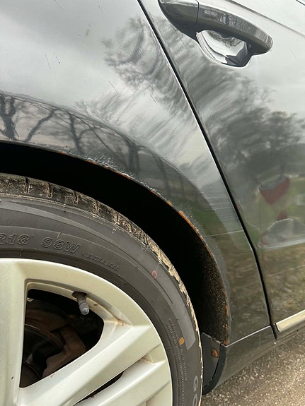 Volkswagen Passat 9 of 27
