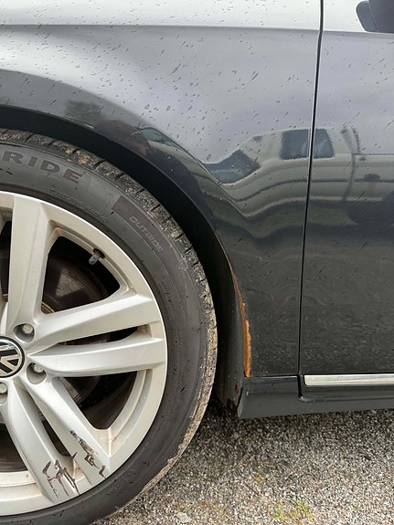 Volkswagen Passat 4 of 27
