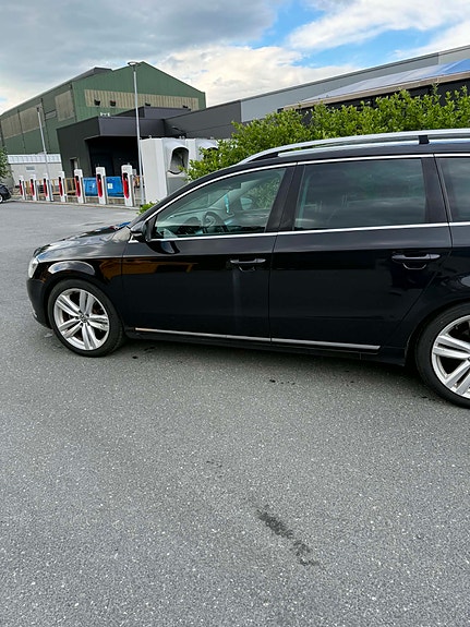 Volkswagen Passat 22 of 27