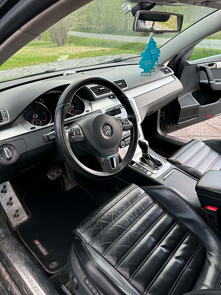 Volkswagen Passat 14 of 27