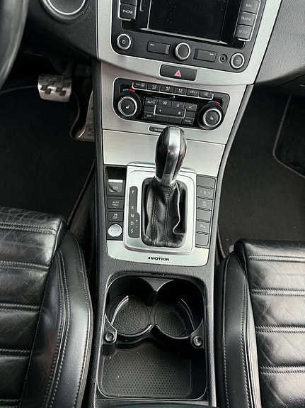 Volkswagen Passat 21 of 27