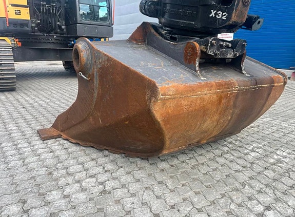 Volvo ECR 355 EL med nytt understell 27 of 30