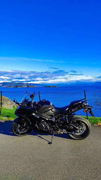 Suzuki GSX-S 1000 GT 2 of 21