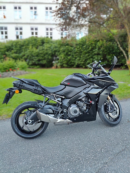 Suzuki GSX-S 1000 GT 17 of 21