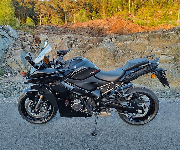 Suzuki GSX-S 1000 GT 6 of 21