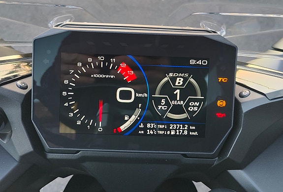 Suzuki GSX-S 1000 GT 11 of 21