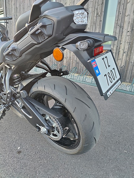 Suzuki GSX-S 1000 GT 16 of 21