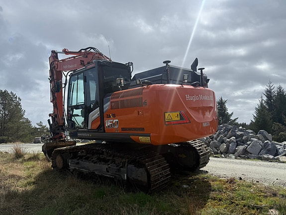 Hitachi ZX160LC-7 2 of 5