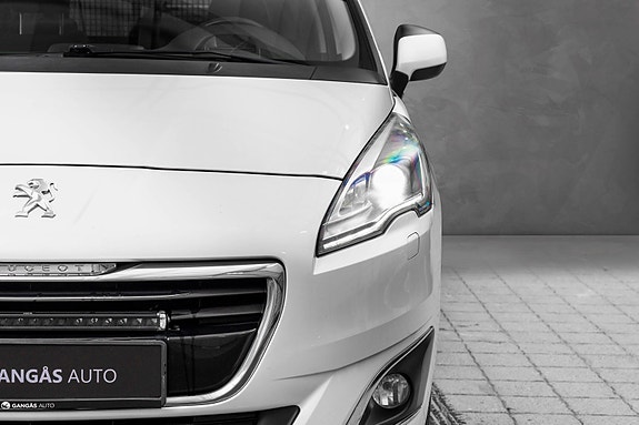 Peugeot 5008 3 of 24