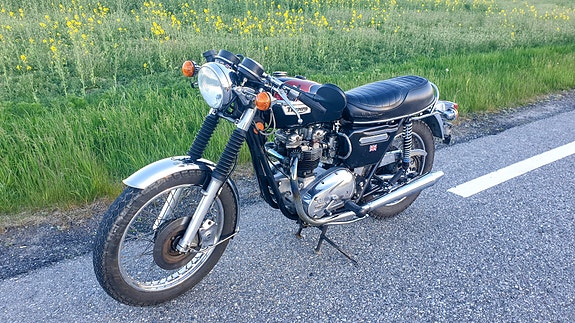 Triumph BONNEVILLE 3 of 10