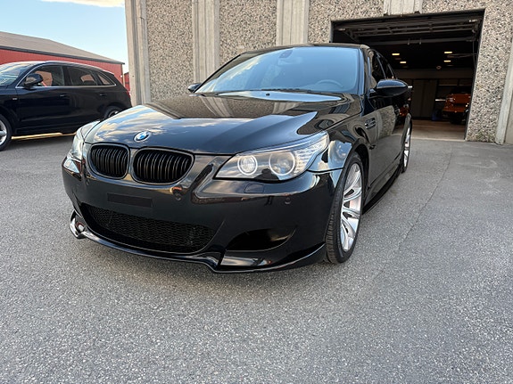 BMW M5 2 of 5
