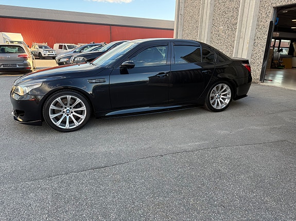 BMW M5 4 of 5