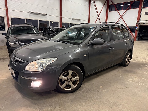 Hyundai i30 2 of 5