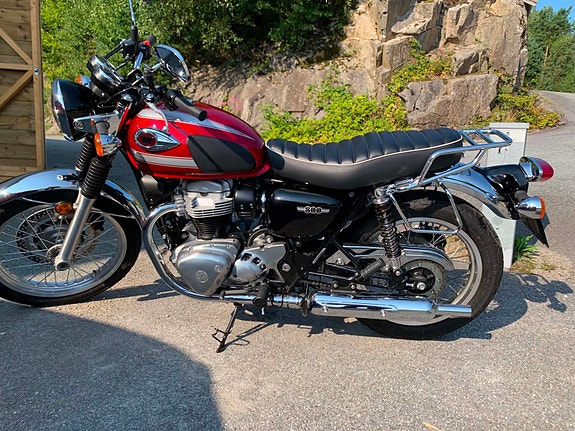 Kawasaki W 800 2 of 5
