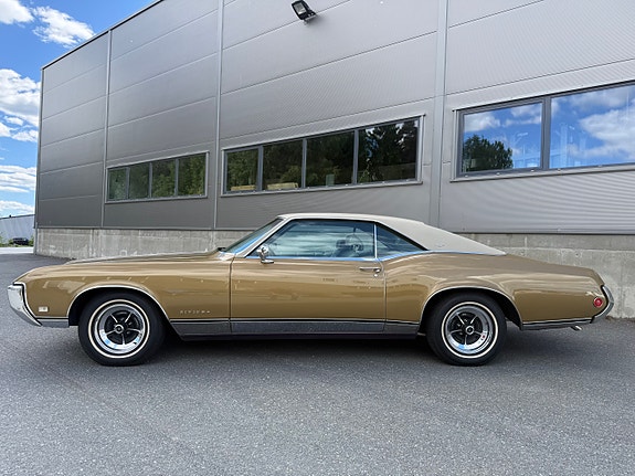 Buick Riviera 5 of 5