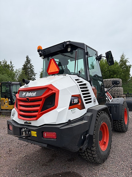 Bobcat L95 / Snöfräs / S o V Däck 3 of 5