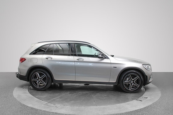 Mercedes-Benz GLC300 de 4 of 5