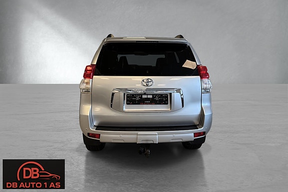 Toyota Land Cruiser 5 of 5