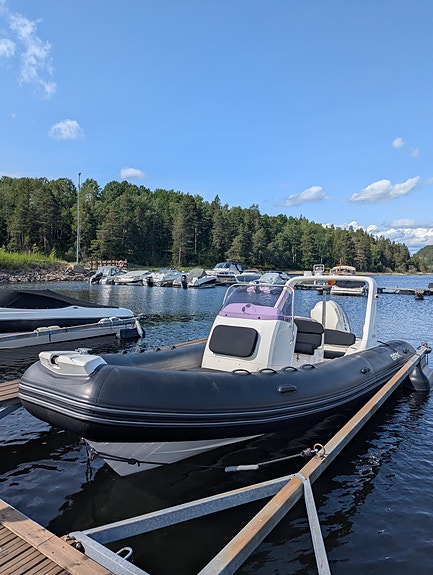 Brig Eagle 650 m/Evinrude e-tec 300hk 2 of 5