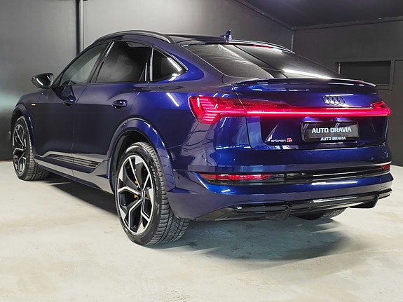 Audi e-tron S 5 of 5