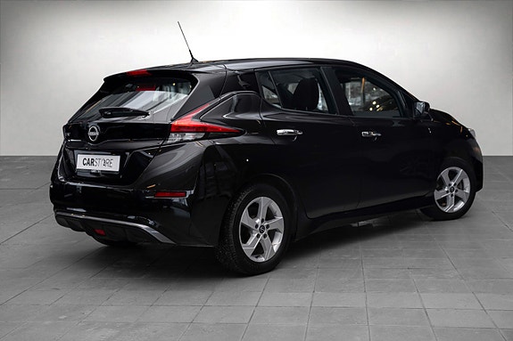 Nissan Leaf 3 of 5