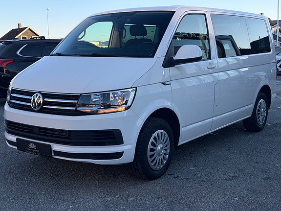 Volkswagen Caravelle 3 of 5