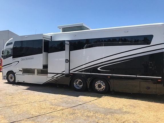 Volvo Oakley Supremacy Hestebil / Motorsport 2 of 5