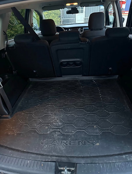 Kia Carens 10 of 14