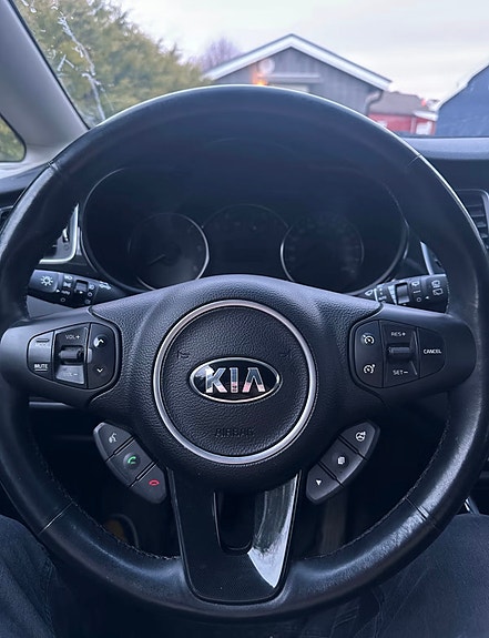 Kia Carens 12 of 14