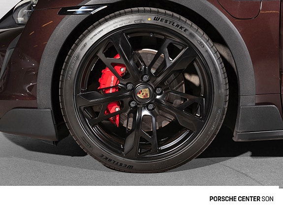 Porsche Taycan Cross Turismo 27 of 30